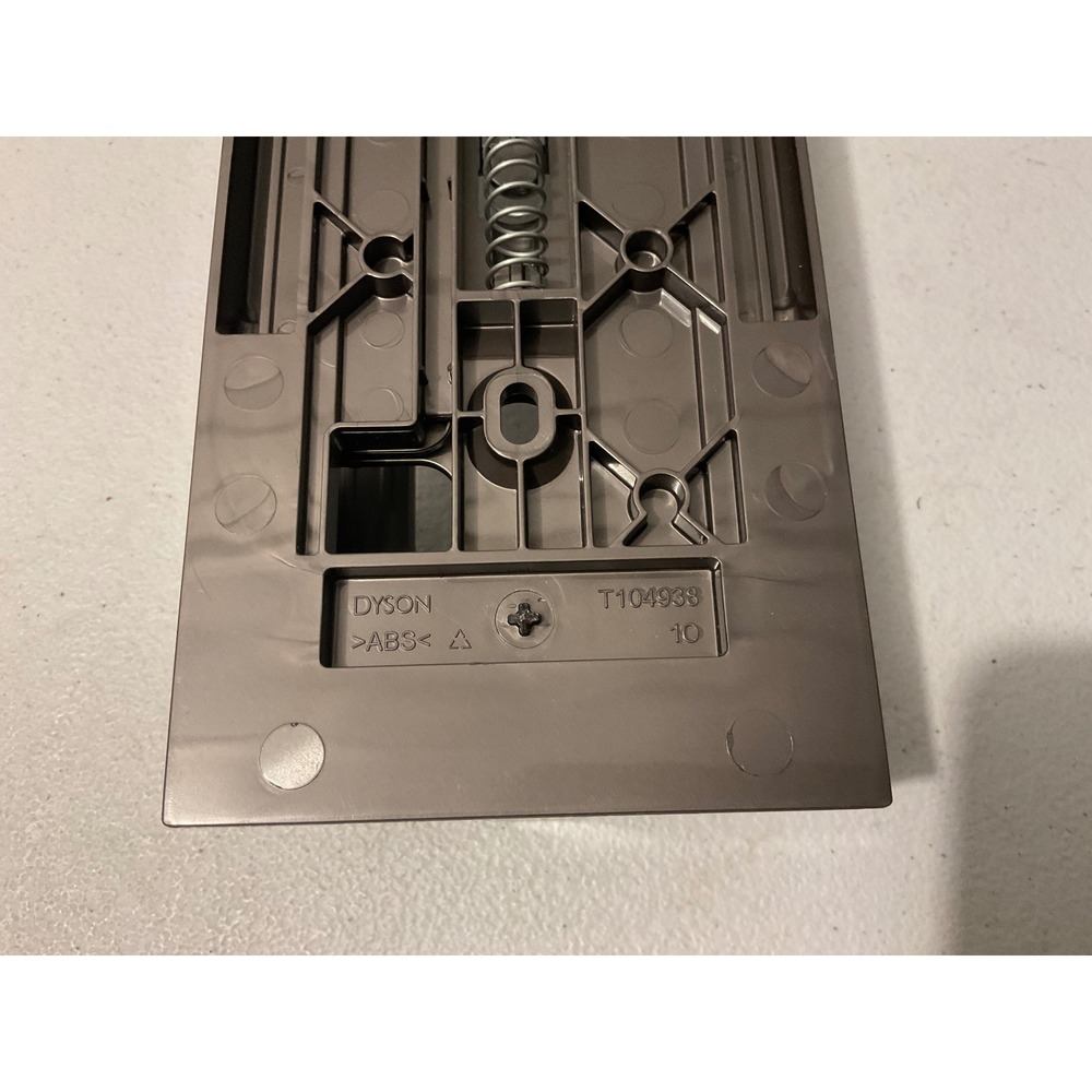 Dyson Wall Mount Docking Station Charging Dock Assembly T104938 V6 - Picture 2 of 2